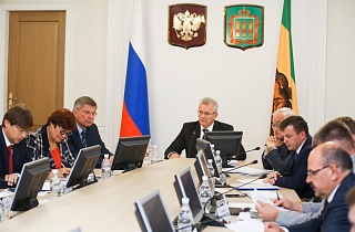 Мысли с губернаторской планёрки: автомобили для поликлиник и запрет поборов Мысли с губернаторской планёрки: автомобили для поликлиник и запрет поборов