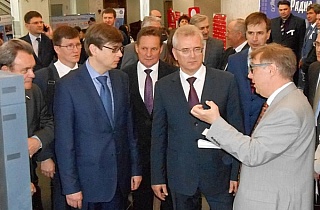 Благодаря этим людям мы остаемся друг с другом на связи Благодаря этим людям мы остаемся друг с другом на связи