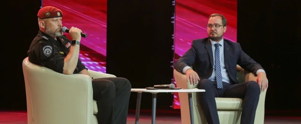 В рамках сборов «Гвардеец» прошли мастер-классы «Встреча с Героем Российской Федерации»