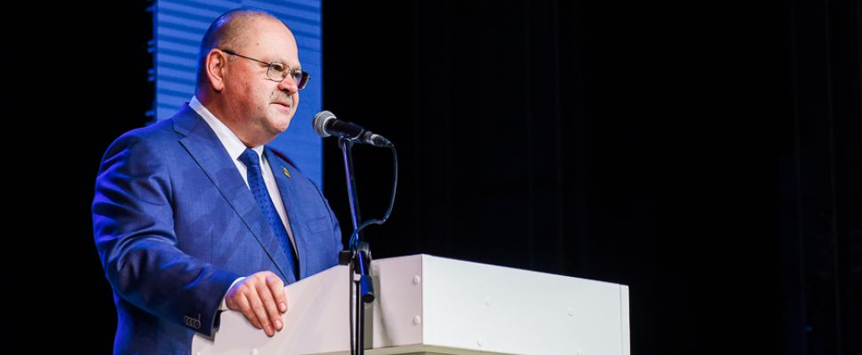 Губернатор Олег Мельниченко поздравил пензенцев с Днем защитника Отечества