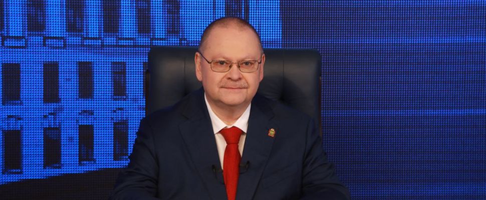 Ветераны СВО, мобильный Интернет, цирк, инфраструктура: губернатор Олег Мельниченко провел прямую линию