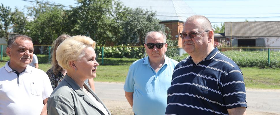 Колледж, водозабор, производство автоприцепов: Губернатор Олег Мельниченко посетил Мокшан