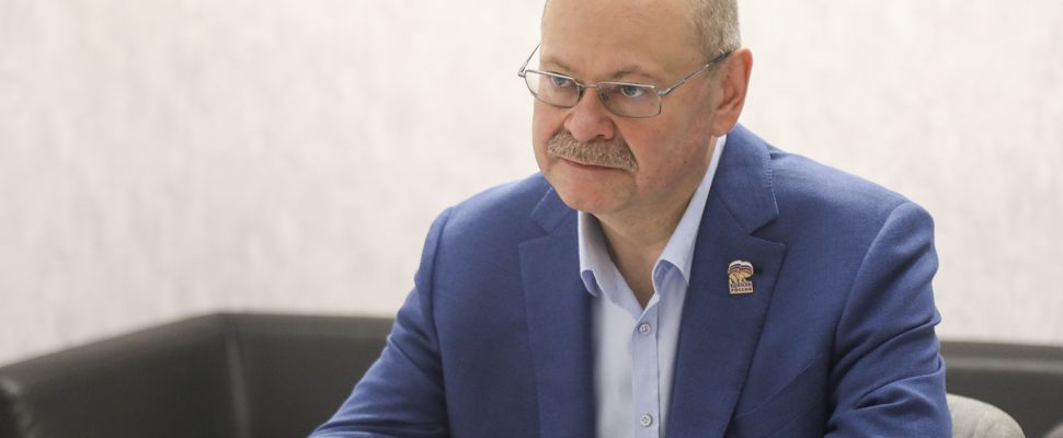 Губернатор Олег Мельниченко напомнил о переходе аэропорта на новое расписание