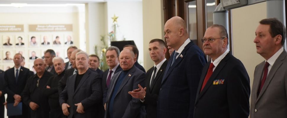 Губернатор Олег Мельниченко открыл экспозицию, посвященную органам власти и выдающимся землякам