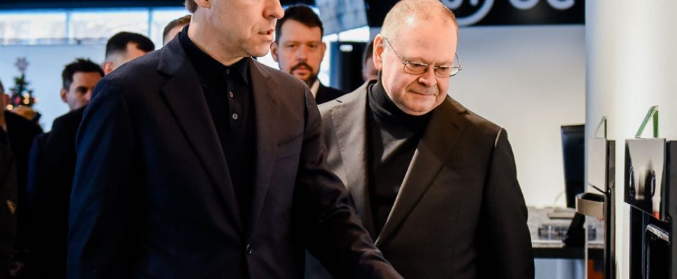 Первый вице-премьер РФ Денис Мантуров и губернатор Олег Мельниченко осмотрели пензенские предприятия