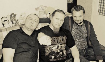 Гастроли по пятницам. Despot: «Название нашли в англо-русском словаре. И звучит круто, и означает «владыка»