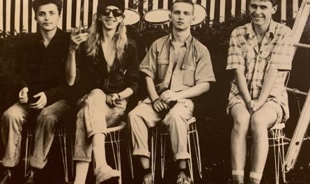 Гастроли по пятницам. «Фунеральные Фловера»: «Мы больше барабанили, чем играли...»