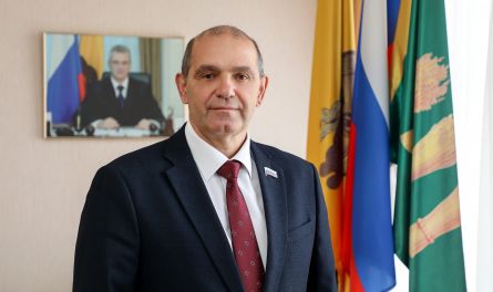 Глава Города Пензы Владимир Мутовкин поздравил школьников с Последним звонком