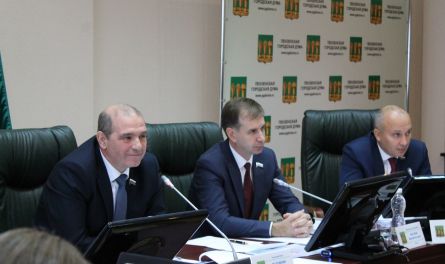 Кто прикрывает с тыла Владимира Мутовкина
