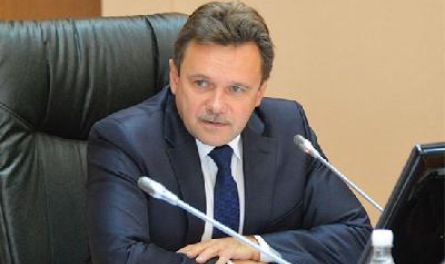 Новый глава послушает