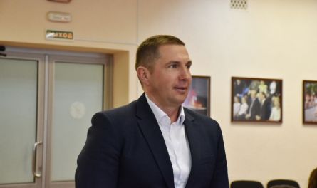 Олег Денисов активно включился в диалог с жителями в телеграм-чатах Железнодорожного района Пензы