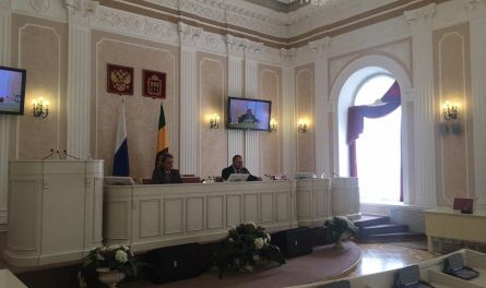 Олег Мельниченко: «Конституция РФ — это не лоскутное одеяльце, чтобы голосовать за поправки частями»