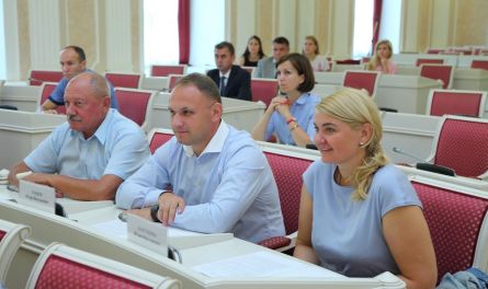 Портрет депутата. Юлия Лазуткина: «Подсознательно я иду дорогой отца»