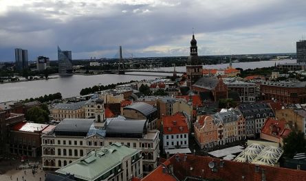 Путешествовать больше и дешевле. Прибалтийские каникулы, часть первая: Рига — знакомство с постсоветской Европой