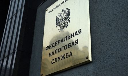 Руководитель налоговой службы Юрий Калабин закрылся от журналистов