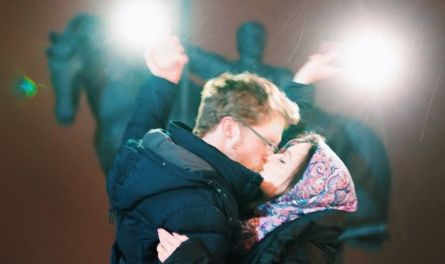 «Сколько нас, верящих в то, что любовь и впрямь сильнее страха, сосчитать сложно. Но мы есть»