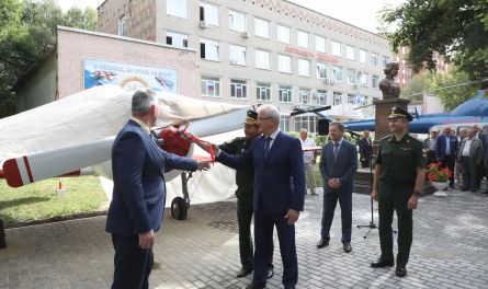 В Пензе в экспозиции ДОСААФ появился самолёт ЯК-52