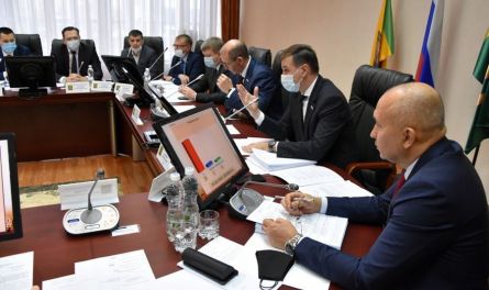 Жаркие прения депутатов и мольба о помощи городскому бюджету — очередная сессия Городской Думы