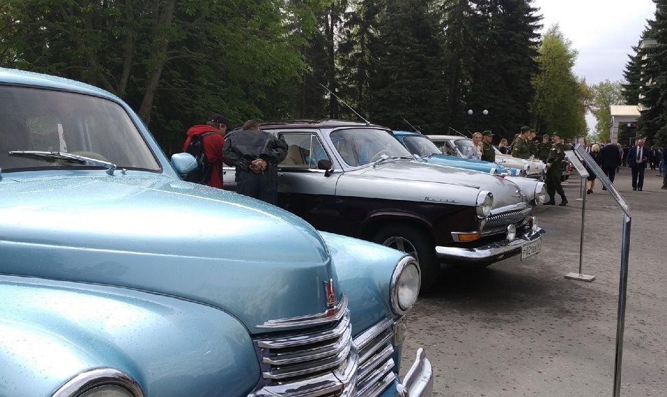 В ПГУ заработала выставка ретро-автомобилей, посвященная Дню Победы