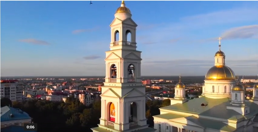 81-метровая колокольня и золотые купола Спасского собора  с высоты птичьего полета завораживают: смотрите видео
