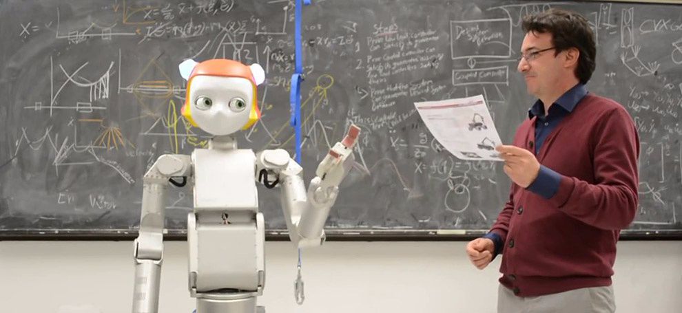 Эксперт: «Не стоит ожидать, что роботы заменят учителей!»