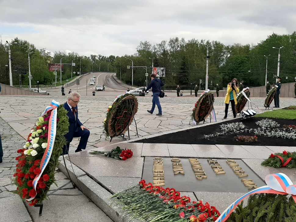 День Победы в Пензе: церемония возложения венков и цветов у Монумента воинской и трудовой доблести