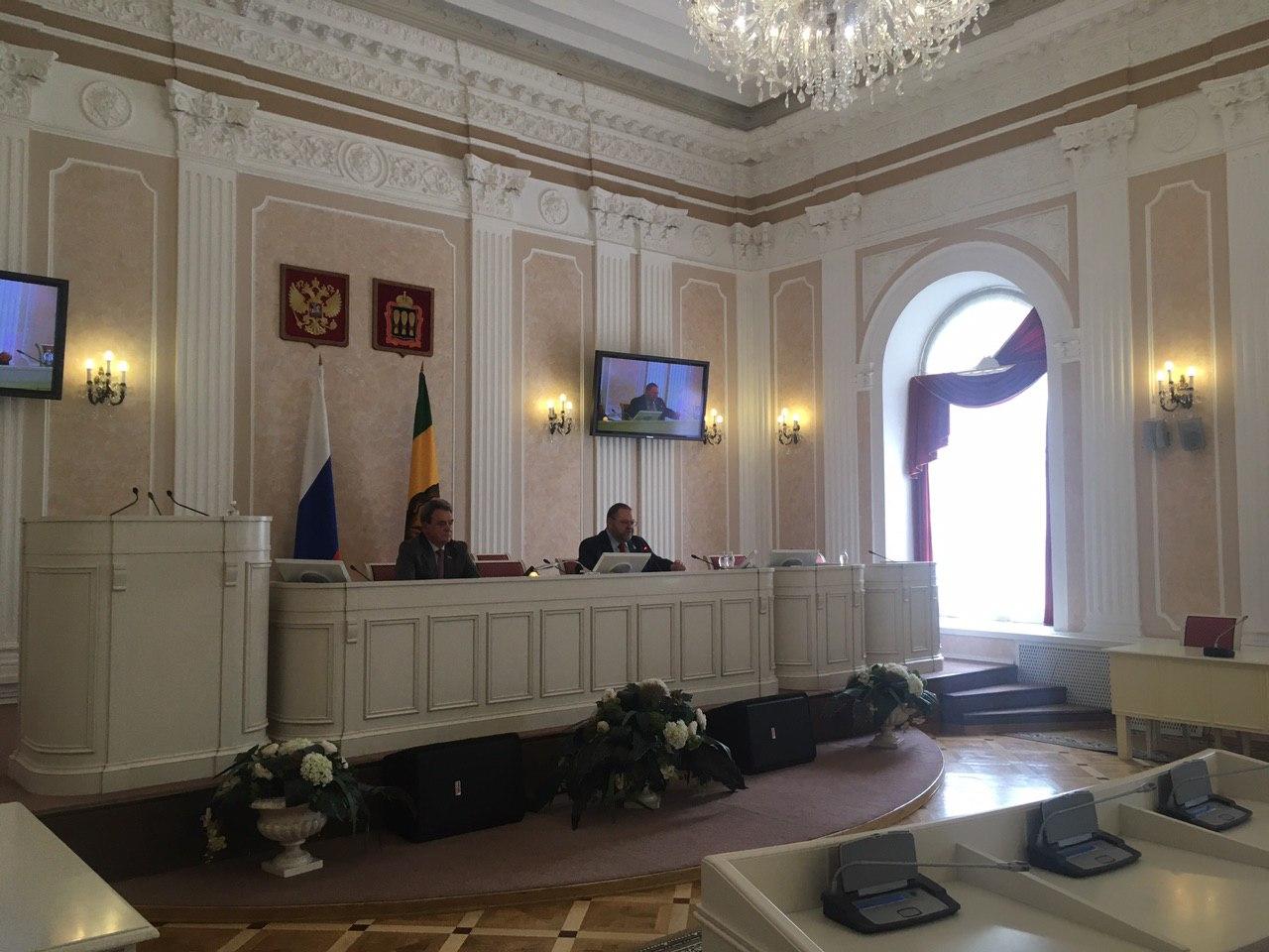 Олег Мельниченко: «Конституция РФ — это не лоскутное одеяльце, чтобы голосовать за поправки частями»