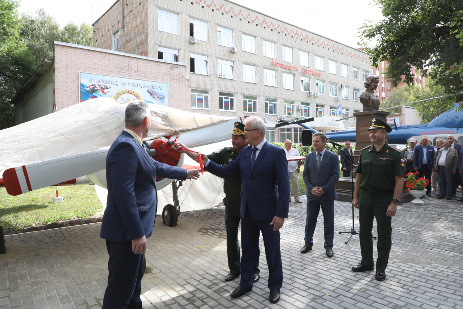 В Пензе в экспозиции ДОСААФ появился самолёт ЯК-52
