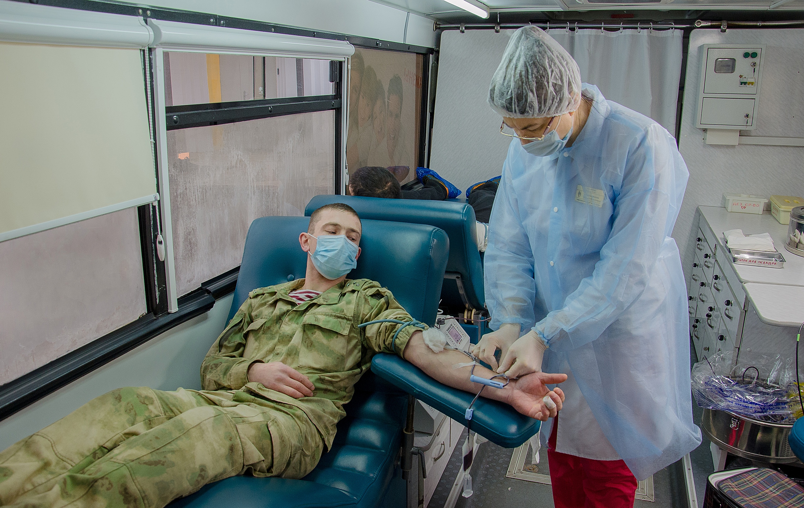 Пензенские росгвардейцы пополнили банк донорской крови почти на 50 литров