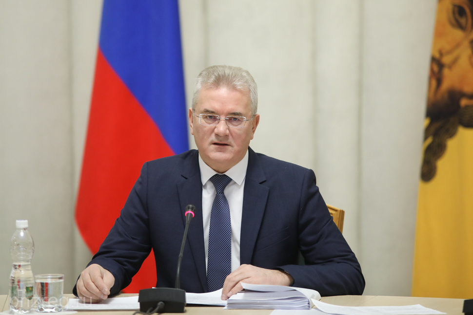 Иван Белозерцев:«Если у управляек нет дворников — пусть руководитель берет лопату и вместе с членами семьи убирает снег»
