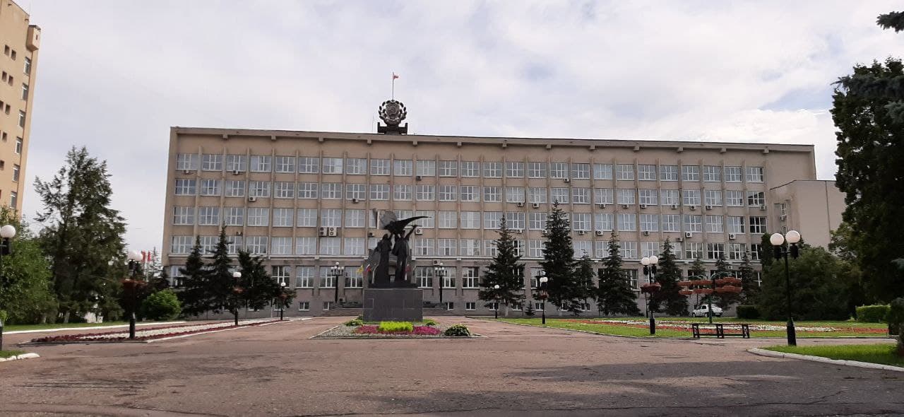 Из голосования выбыл один глава