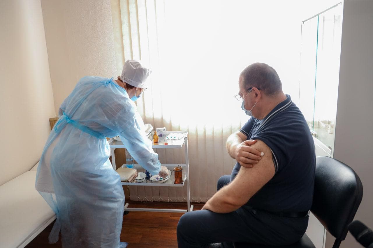 Олег Мельниченко сделал прививку от коронавируса