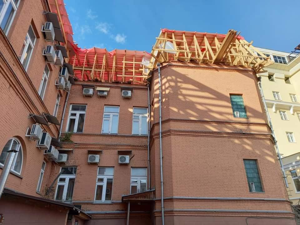 В центре Пензы к историческому памятнику самовольно пристраивают третий этаж