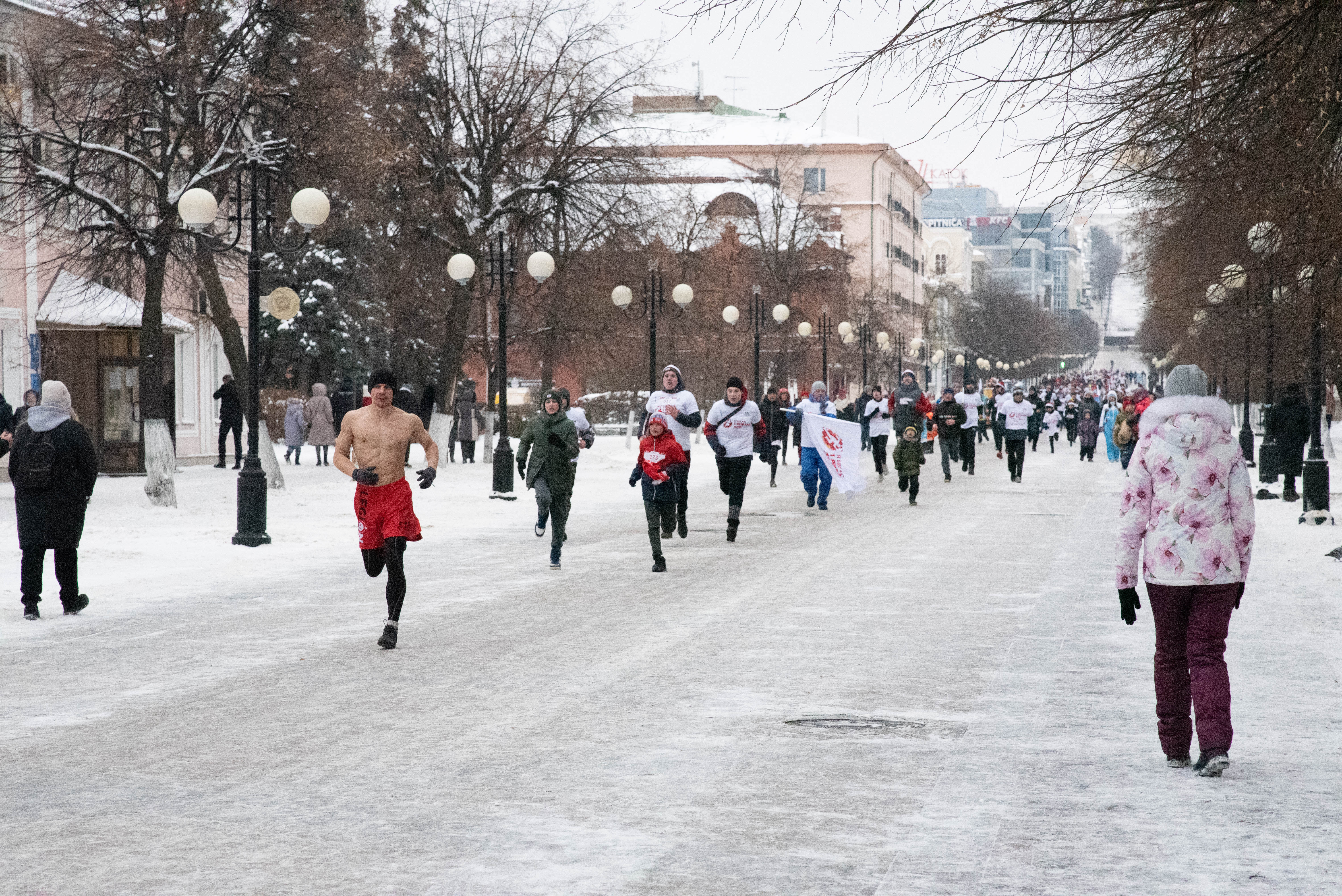 1 января несколько сотен пензенцев пробежали более 2 километров