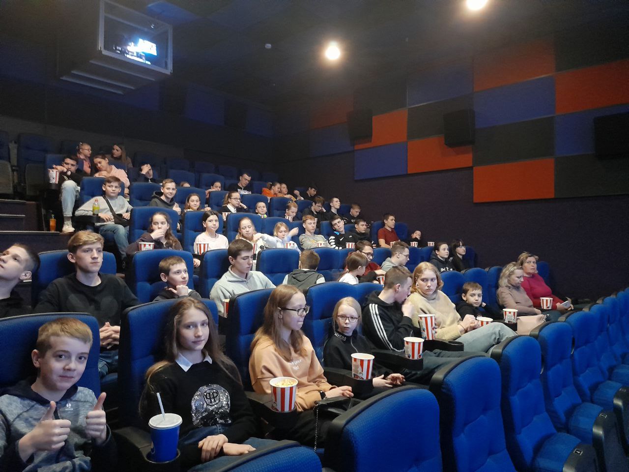 Для юных спортсменов из Донбасса депутаты Пензенской гордумы организовали поход в кинотеатр