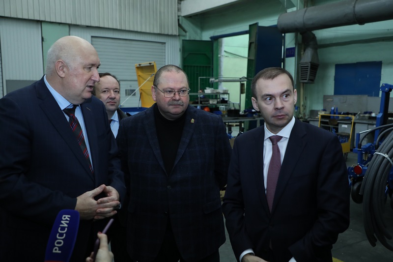 Олег Мельниченко ознакомил депутата Государственной Думы с работой пензенских предприятий по импортозамещению