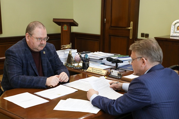 Олег Мельниченко, обращаясь к мэру: «Работайте с ресурсниками ежедневно, буквально в ручном режиме»