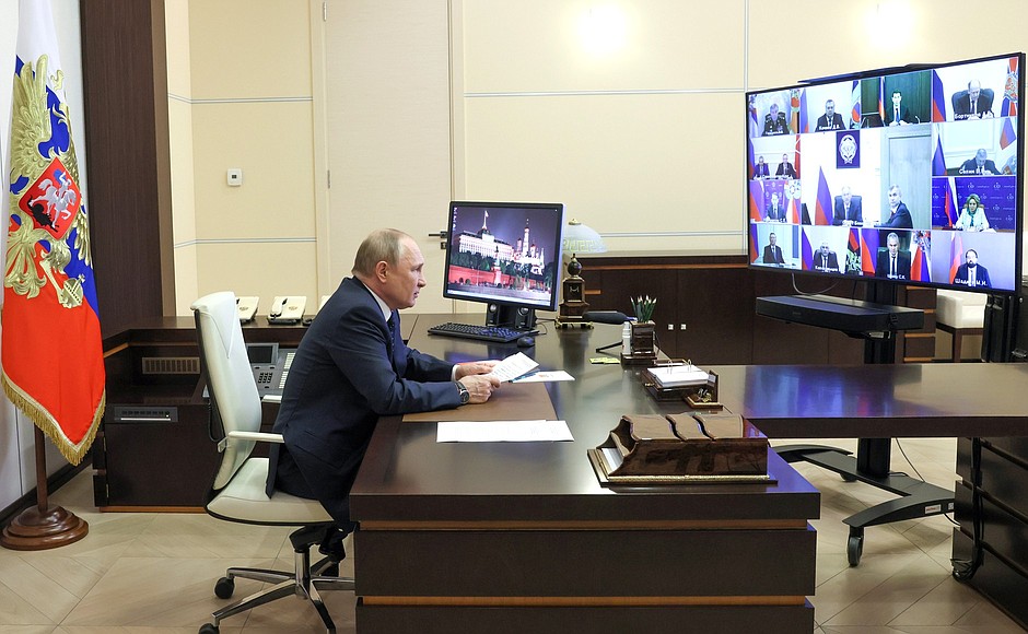 Владимир Путин рассказал, кто стоит за хакерскими атаками на СМИ и социально значимые порталы