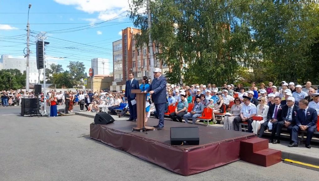 Олег Мельниченко поздравил пензенцев с Днем города и Днем России