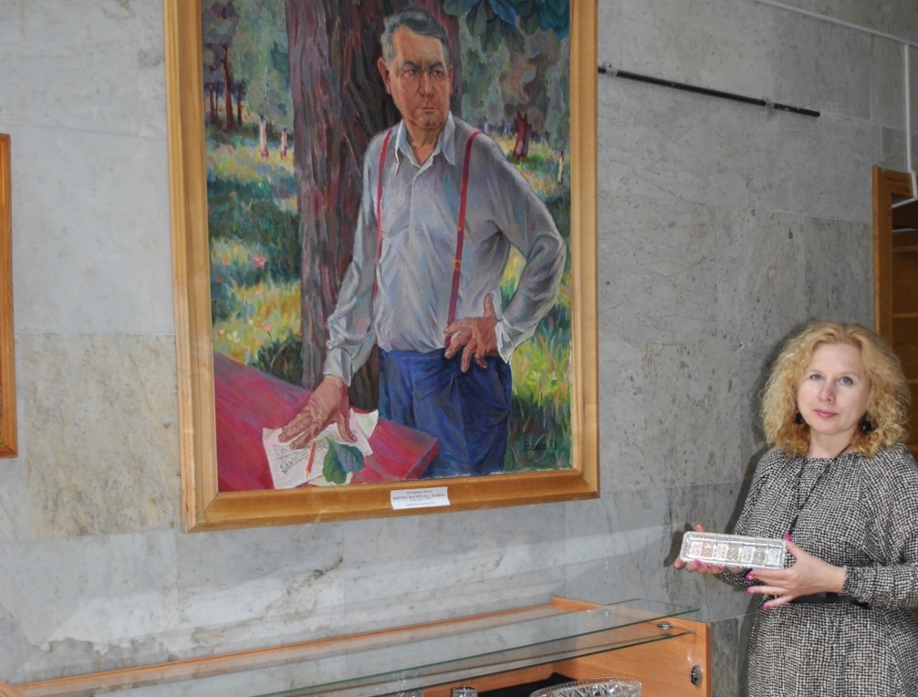 В Музее стекла и хрусталя началась подготовка выставки к 100-летию со дня рождения мастера Петра Ледяева