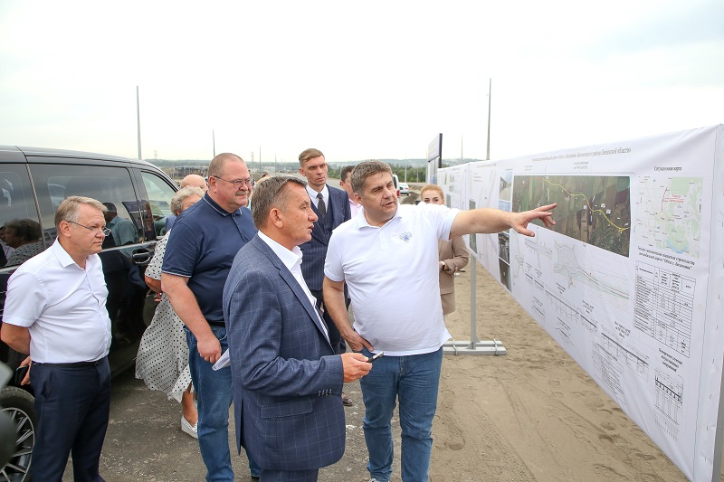 Руководитель Росавтодора Роман Новиков оценил реконструкцию дороги на 40 лет Октября