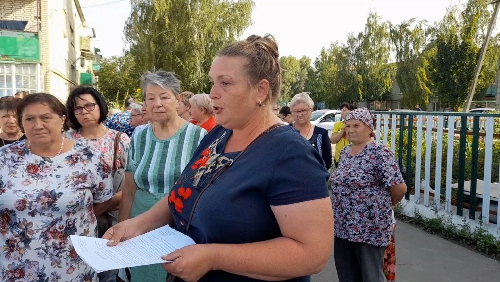 Жители села Засечное попросили губернатора разобраться с местным коммунальным  «царьком» Дмитрием Савкиным