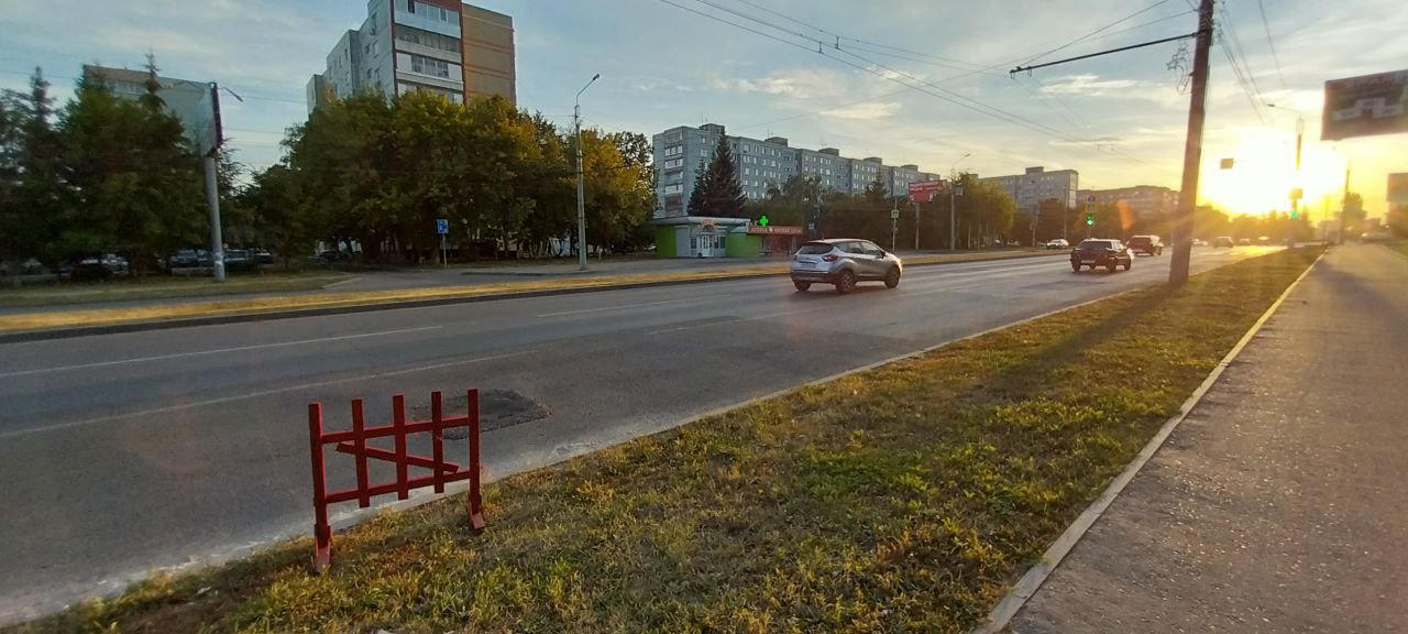 Коммунальщики дважды за неделю  латали асфальт на проспекте Строителей. ФОТО