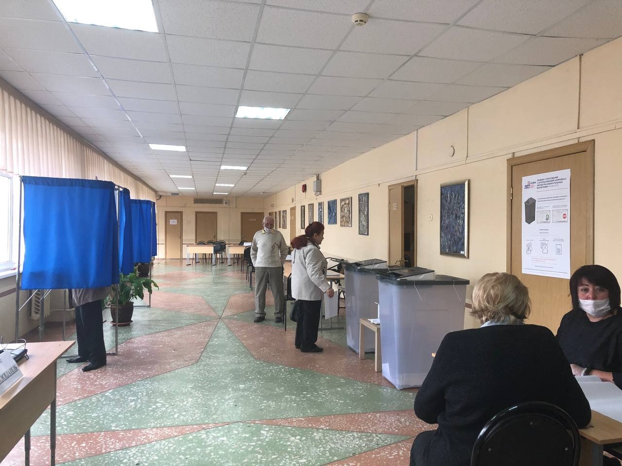 Первый день выборов депутатов в Пензе. Как голосуют жители Арбекова