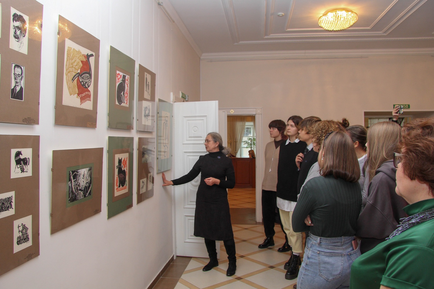 В Губернаторском доме открылась выставка памяти Виктора Пензина