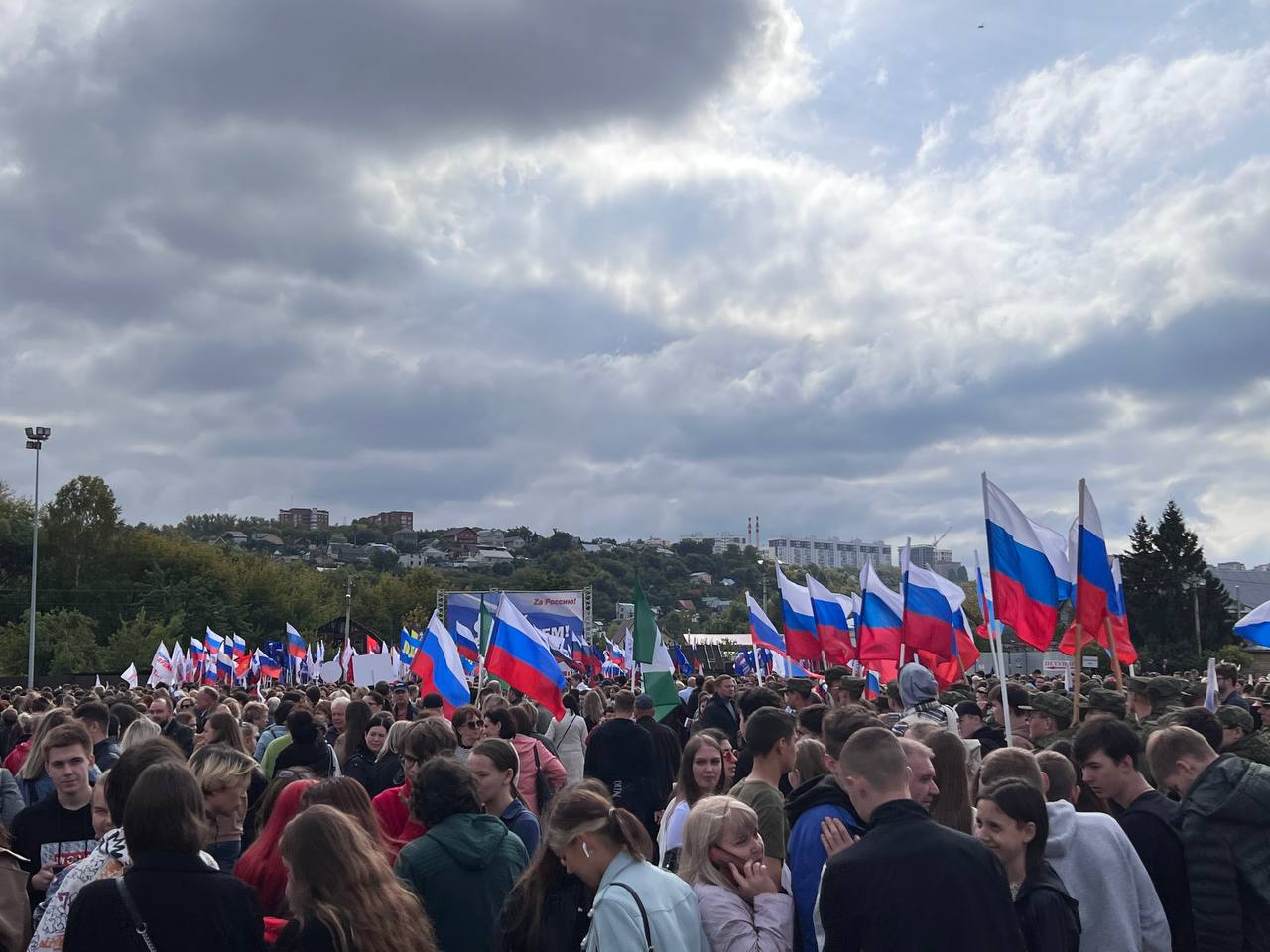 Пензенские национально-культурные автономии приняли участие в митинге-концерте «Своих не бросаем!»
