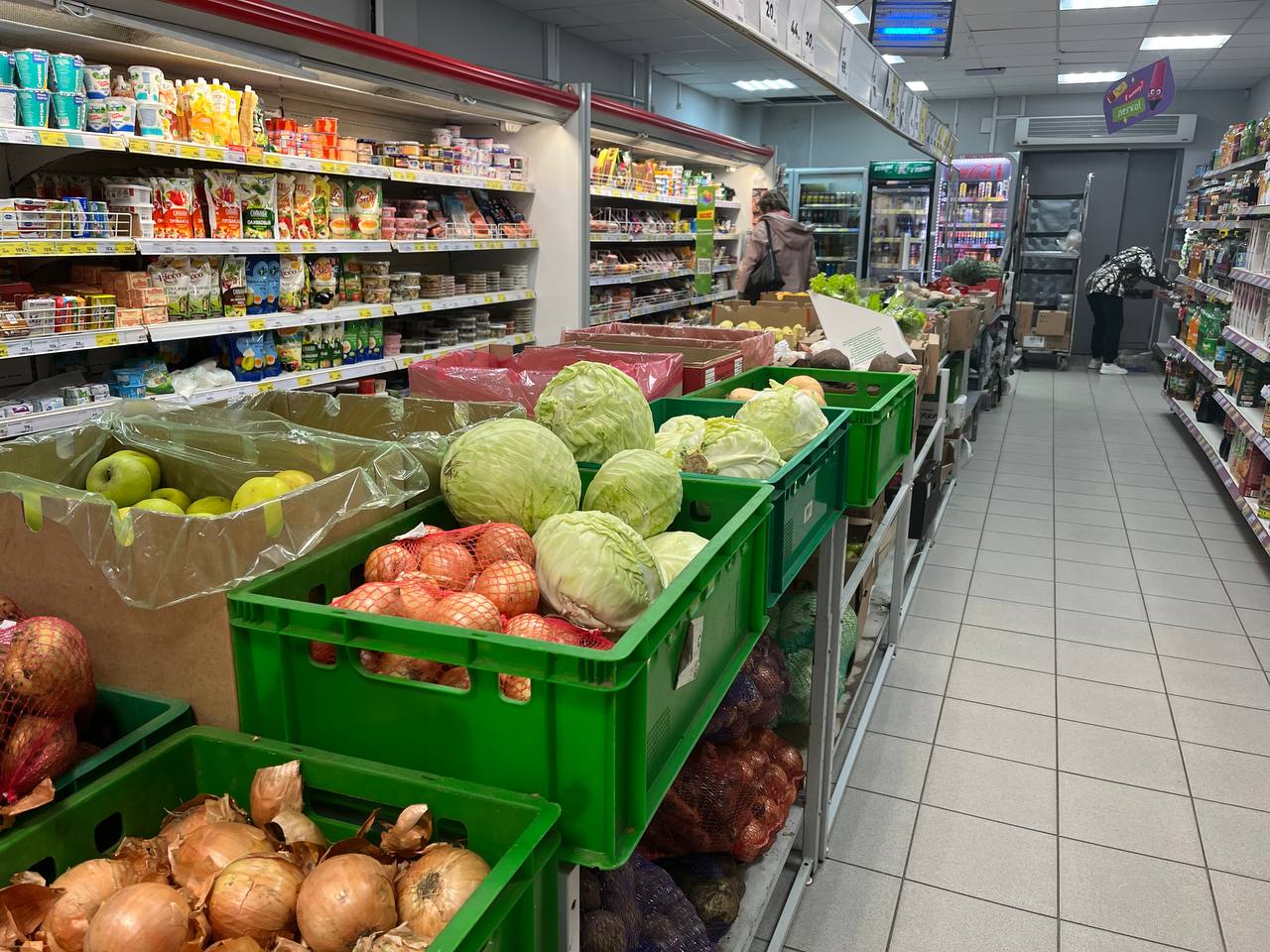 Ценовые качели: стоимость томатов выросла на 17 рублей, а зелени — упала