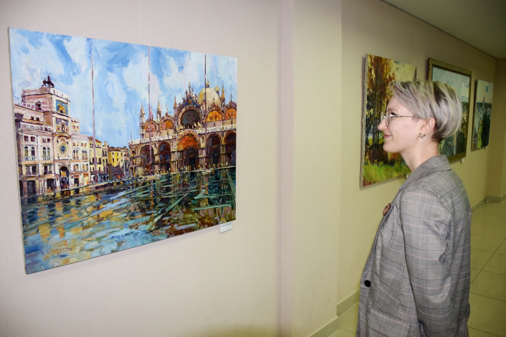 В Лермонтовке открылась выставка Алексея Каменева