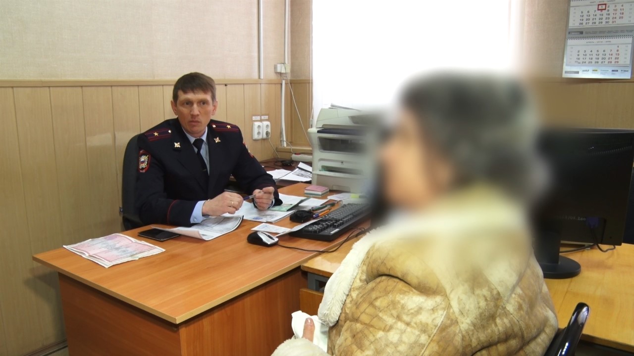 Жительница Сосновоборского района  в поисках быстрого заработка поверила  мошеннику и потеряла более 400 тысяч рублей