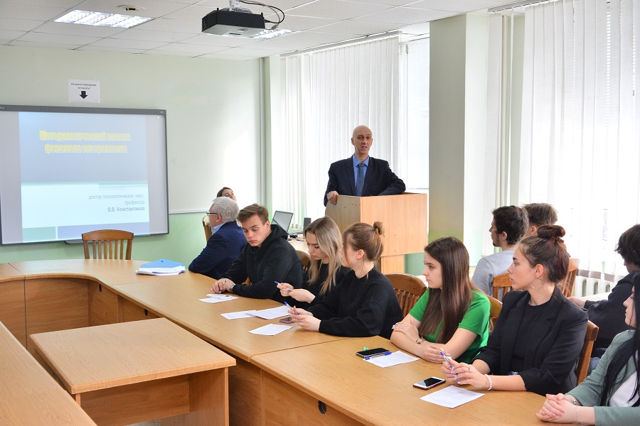 Член Общественного совета при УМВД России по Пензенской области рассказал студентам ПГУ об информационных атаках